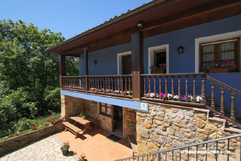   La Casona de Cardes* Cardes, Cangas de Onís.