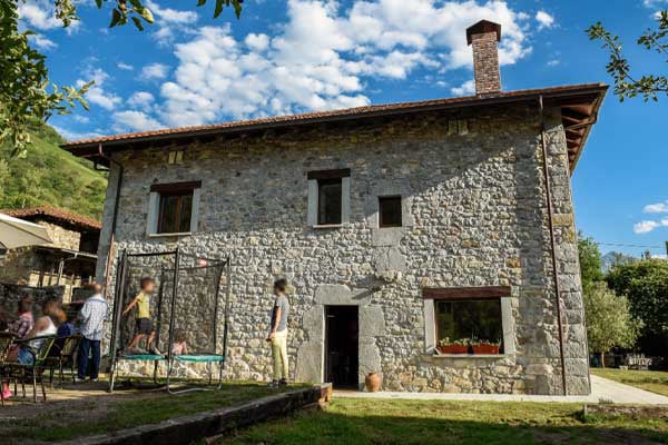  El Papu colorau*** Casa rural en Tornín.