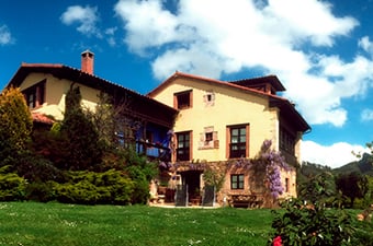 Heredad de La Cueste*** La Cueste, Llenín