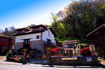 Casa Ortiz** Soto de Cangas, Cangas de Onís.