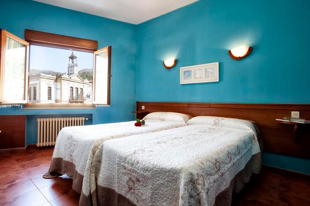 Hotel Eladia**