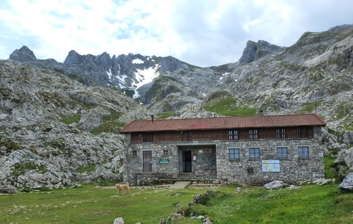 Refugio de Vegarredonda Vegarredonda, Picos de Europa, Cangas de Onís