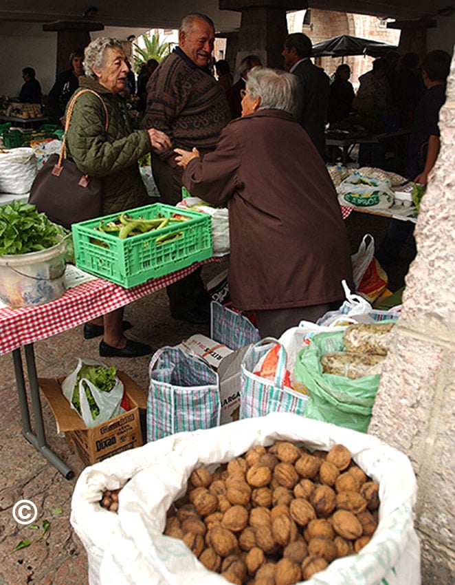 Mercado de Cangas de Onís. Productos de la tierra